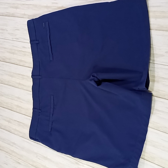IZOD Navy Blue Men's Flat Front Shorts Size 38x9 - Picture 7 of 15